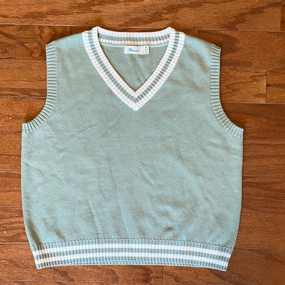 Golfer athleisure rich girl Mint V-Neck ribbed Sweater Vest